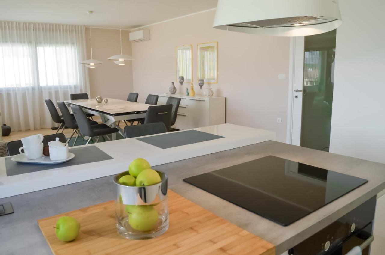 Rova Apartment Малинска Экстерьер фото