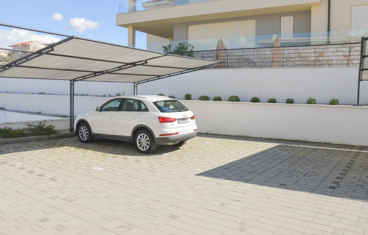 Rova Apartment Малинска Экстерьер фото